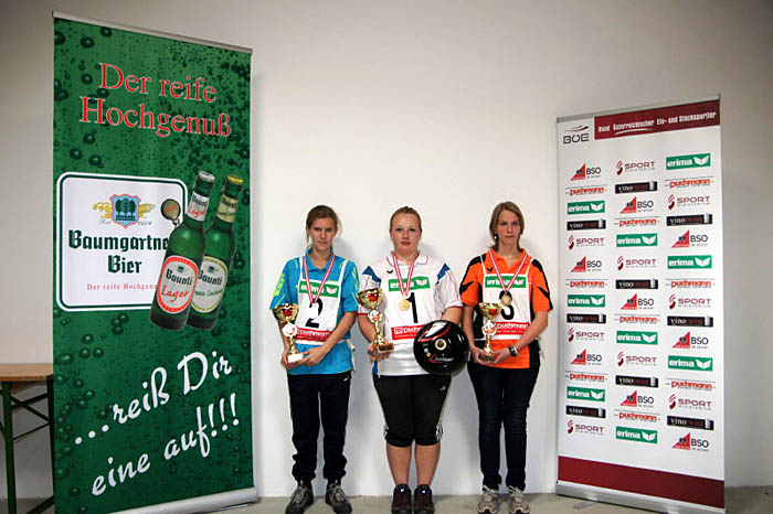 Rechts: Stefanie Lanner - STC Bruckhäusl - Rang 3